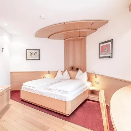 Posthotel Lamm 4*