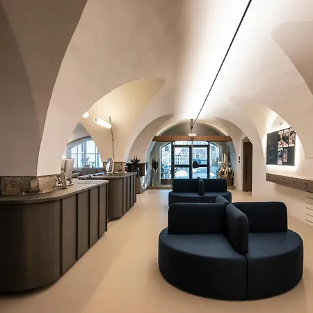 Posthotel Lamm 호텔 4*