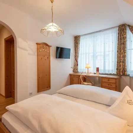 Posthotel Lamm 호텔 비피테노